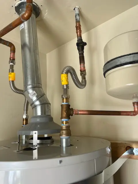 Water heater installation and plumbing repair in Lynnwood